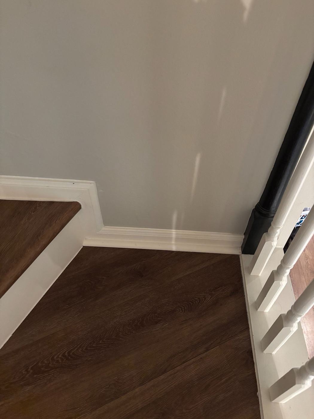 Staircase — skirt board detail